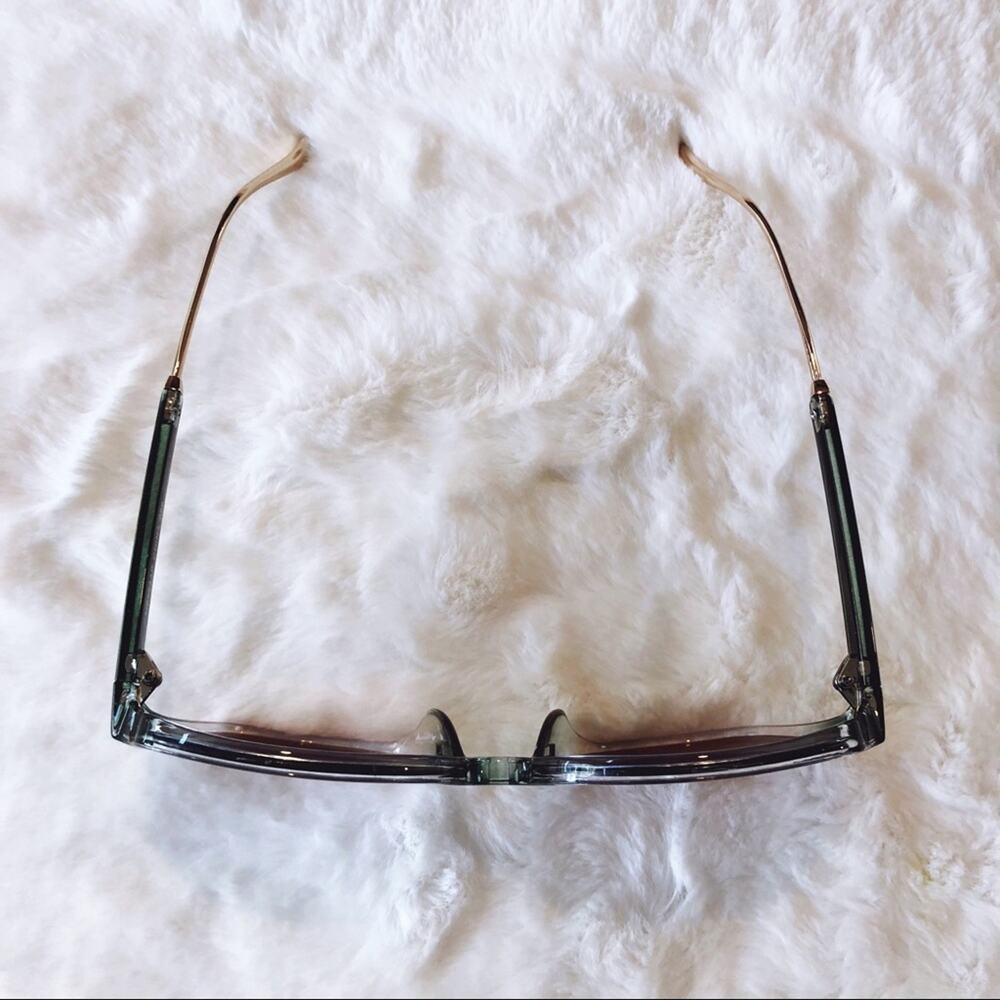 Charlotte Green Oversized Metal Round Sunglasses - Picture 4 of 8